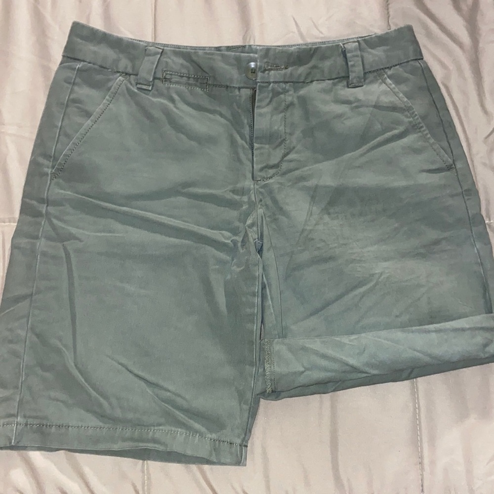 COPY - Gap khakis boyfriend shorts olive green